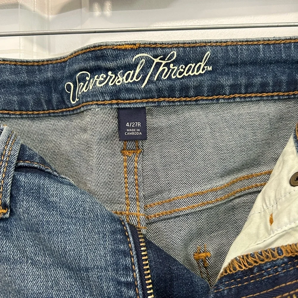 Universal Thread jeans - Picture 3 of 5